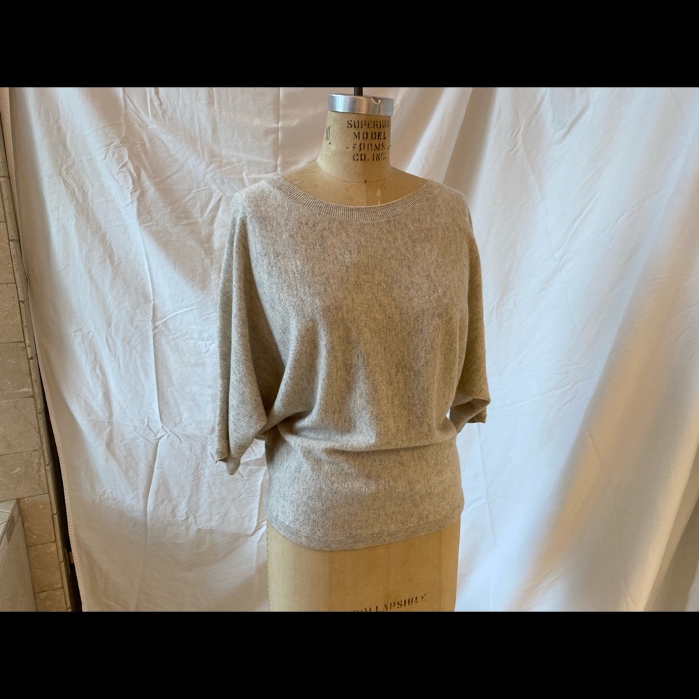 Cashmere knit bar wing top size medium